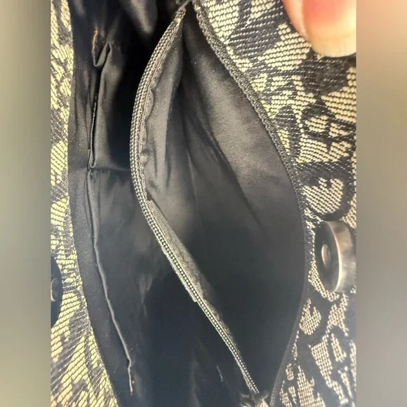 Elegant Black and Gray Dior Tote Bag - Picture 12 of 14